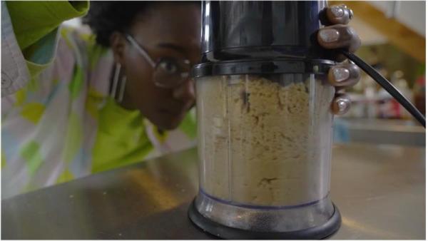 Stap 1 | Pinda’s malen | Pindakaas